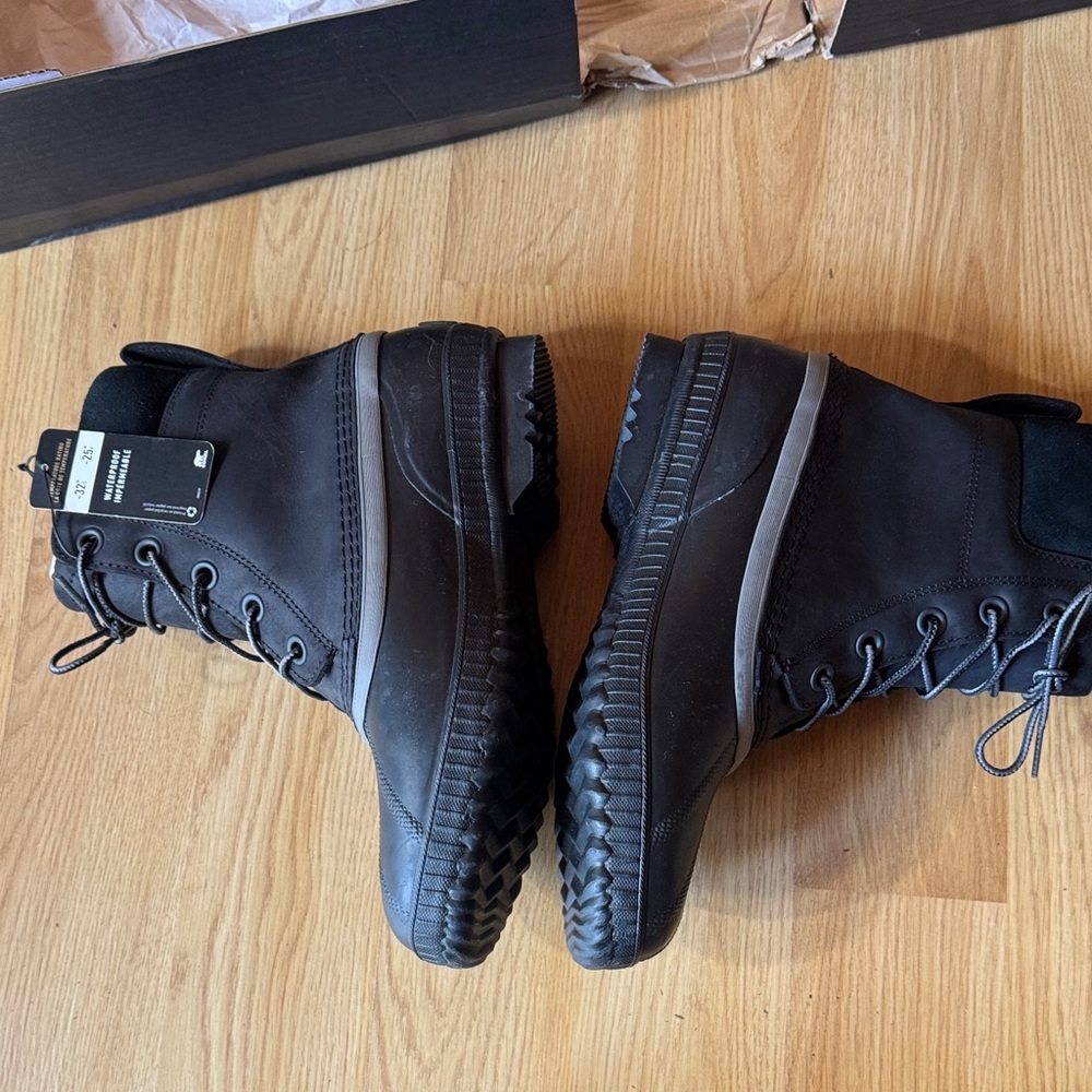 Sorel Men's new size 9.5 Cheyanne II Black and Gray Waterproof Boots duck - Picture 6 of 10